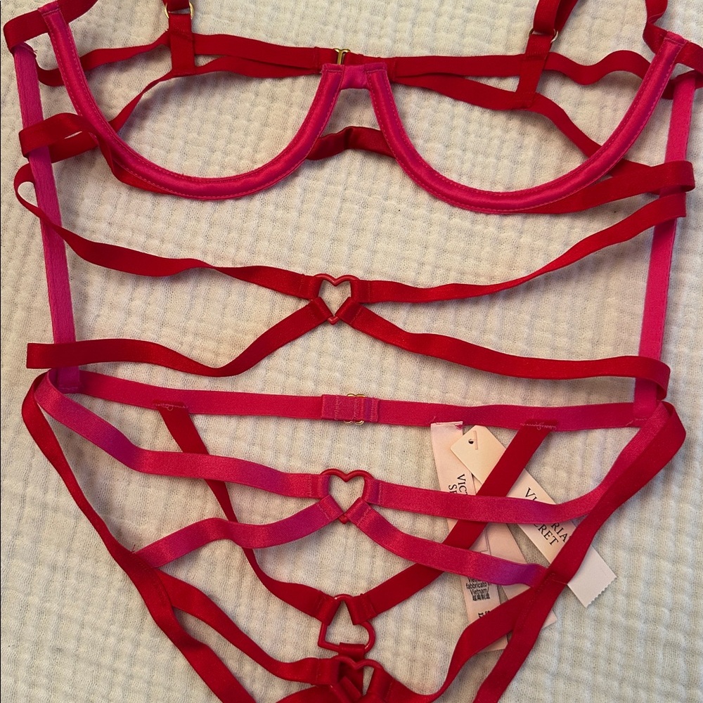 NWT Victoria's Secret Strappy Heartware Open Teddy - Picture 7 of 12